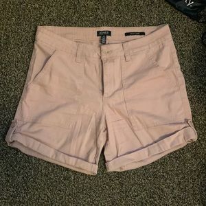 Women’s utility shorts. Pink. 97% cotton, 3% spandex. Women’s size 8, EU=38.
